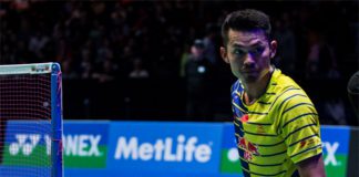 Lin Dan and Xue Song in the All England semi-finals. (photo: AFP)