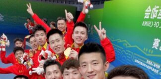 Liu Cheng (right 1) and Chen Long (right 2) celebrates with teammates after winning the 2021 China's 14th National Games men's team title. (photo: Chen Long's Weibo)