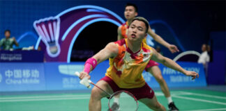 Aaron Chia/Soh Wooi Yik fight hard to make Asian Games top 16. (photo: AFP)