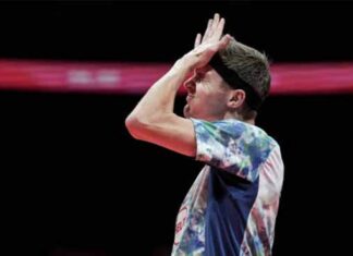 Viktor Axelsen faced an initial setback in the 2023 BWF World Tour Finals. (photo: Shi Tang/Getty Images)