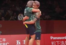 Chen Tang Jie/Toh Ee Wei put up a strong smashing game to beat Yuta Watanabe/Arisa Higashino in the second Group A match of the 2023 BWF World Tour Finals. (photo: BWF)