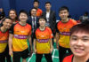 Goh Jin Wei (front middle) takes pictures with other players from Ampang Badminton Club. (photo: Ampang BC's Facebook)