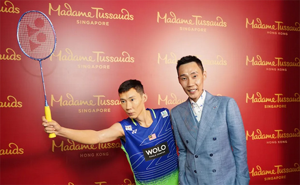 Lee Chong Wei and his wax figure at Madame Tussauds Singapore on 13 Oct 2022. (photo: Madame Tussauds Singapore)
